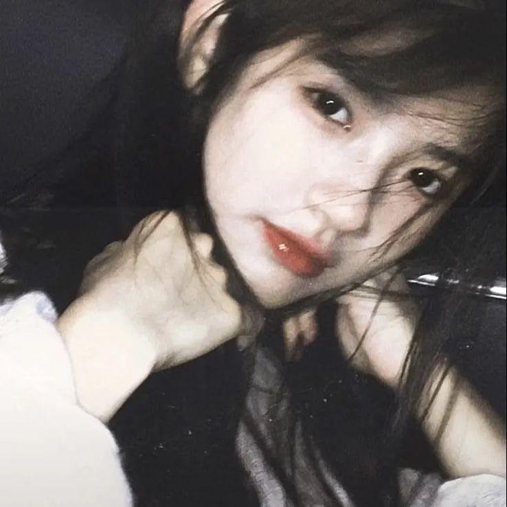 他很怪，他是我爸爸